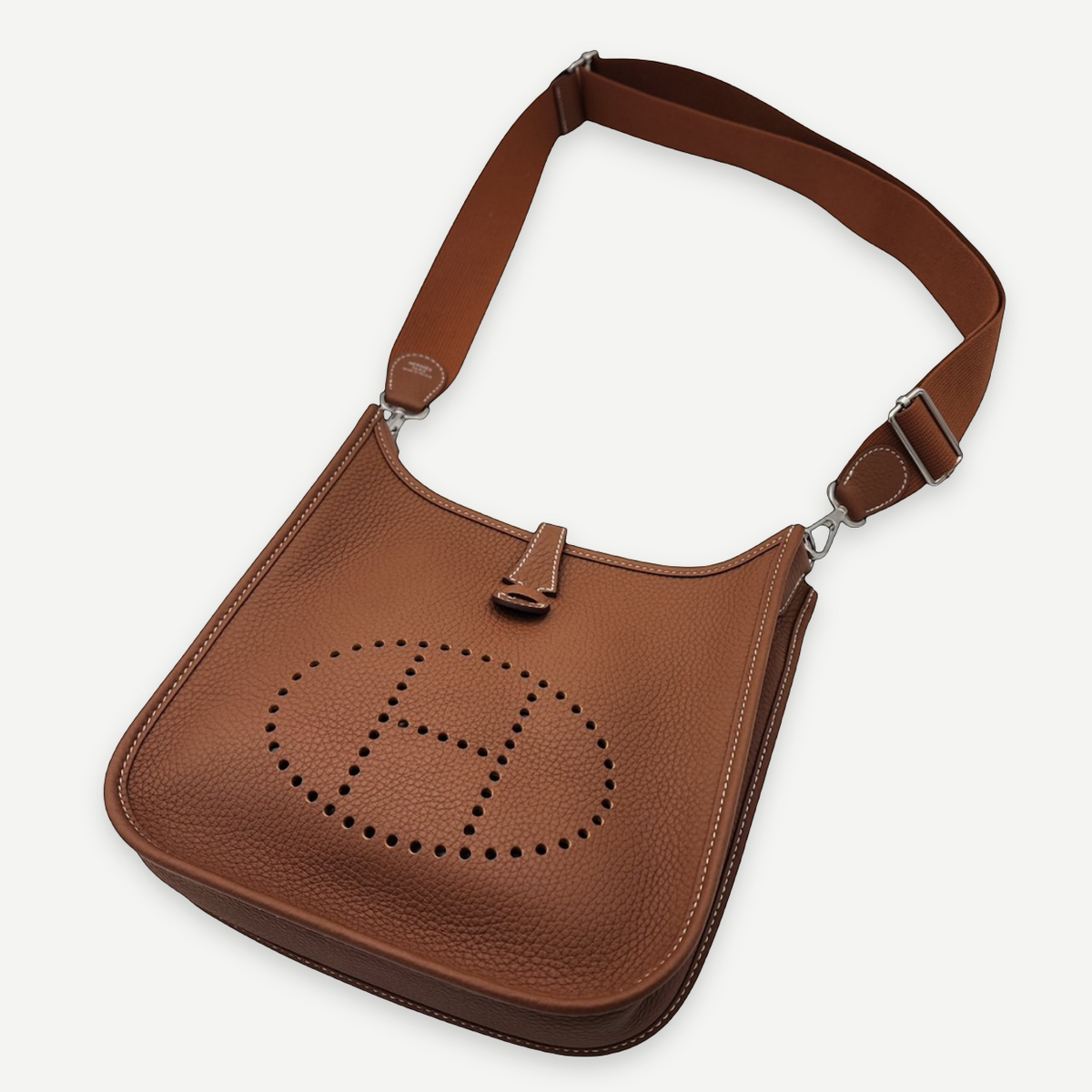 Hermès Evelyne 23 in Gold, Palladium Hardware, Full Set, G Stamp, 2026 | Shop Authentique Lux
