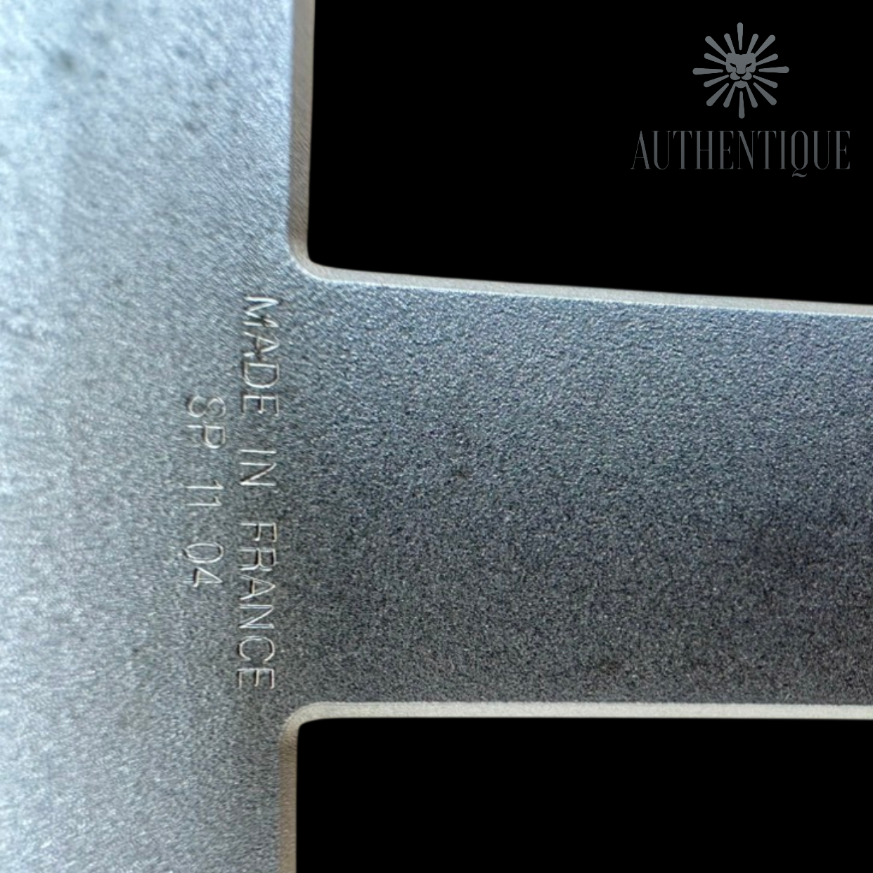 Hermès 38mm Constance Reversible Belt in Black and Grey, size 90 cm I Authentique Lux