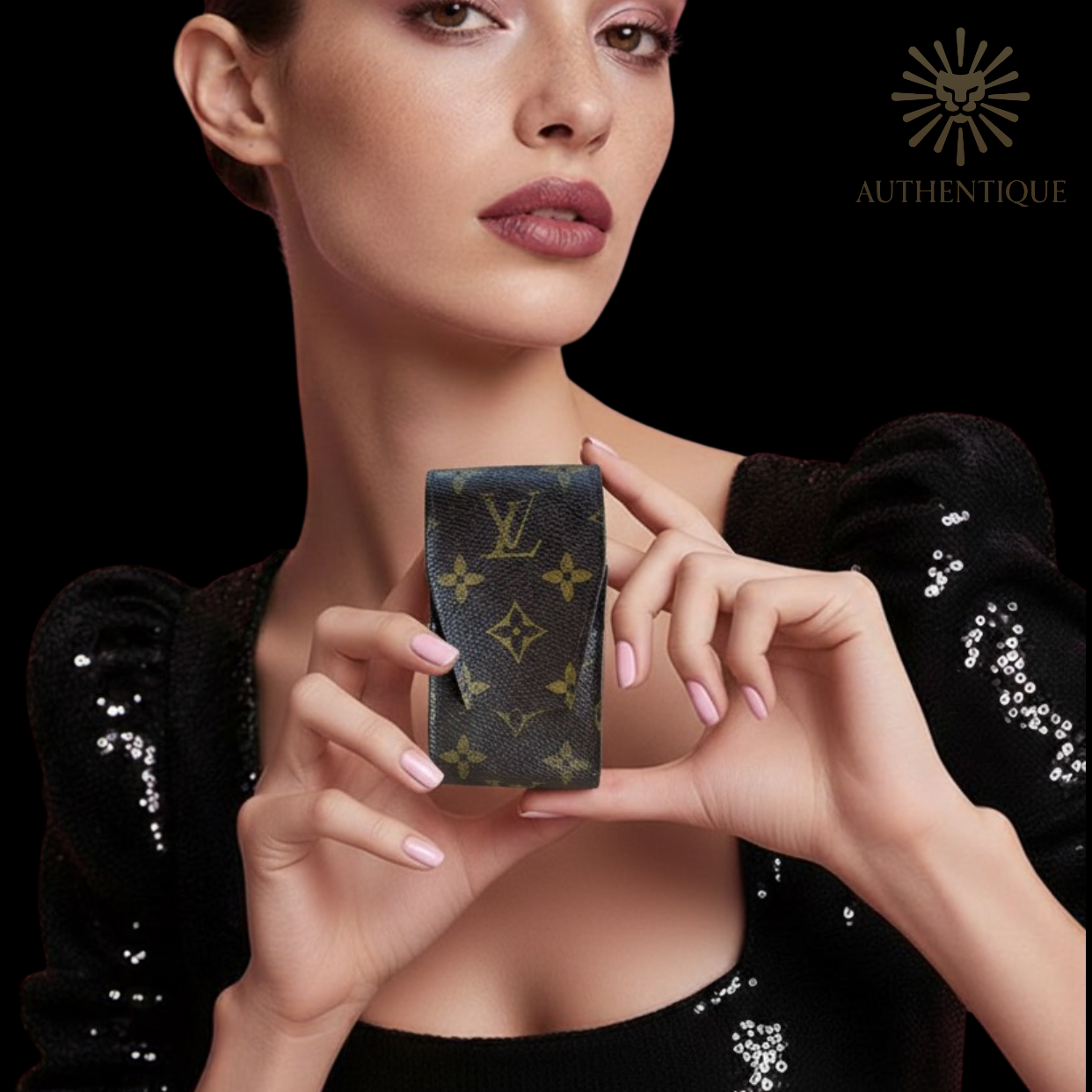 Louis Vuitton Monogram Etui Cigarette Case M63024 with tuck-in flap and cross-grain leather lining