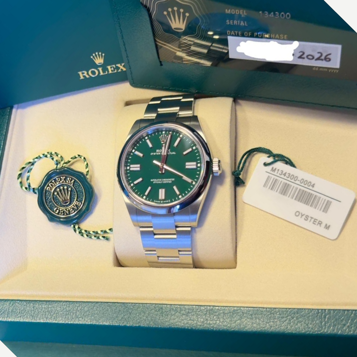 Rolex Oyster Perpetual 41 124300, Green Dial, Oystersteel, Full Set, 2026 | Shop Authentique Lux