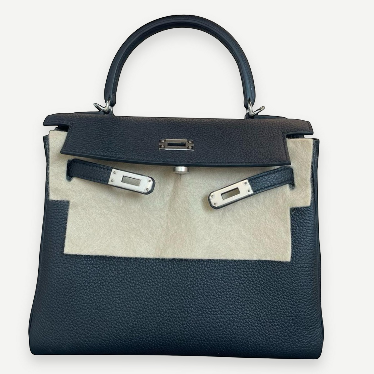 Hermès Kelly 25 Retourne Noir Togo Palladium Hardware, K Stamp, 2025 | Shop Authentique Lux