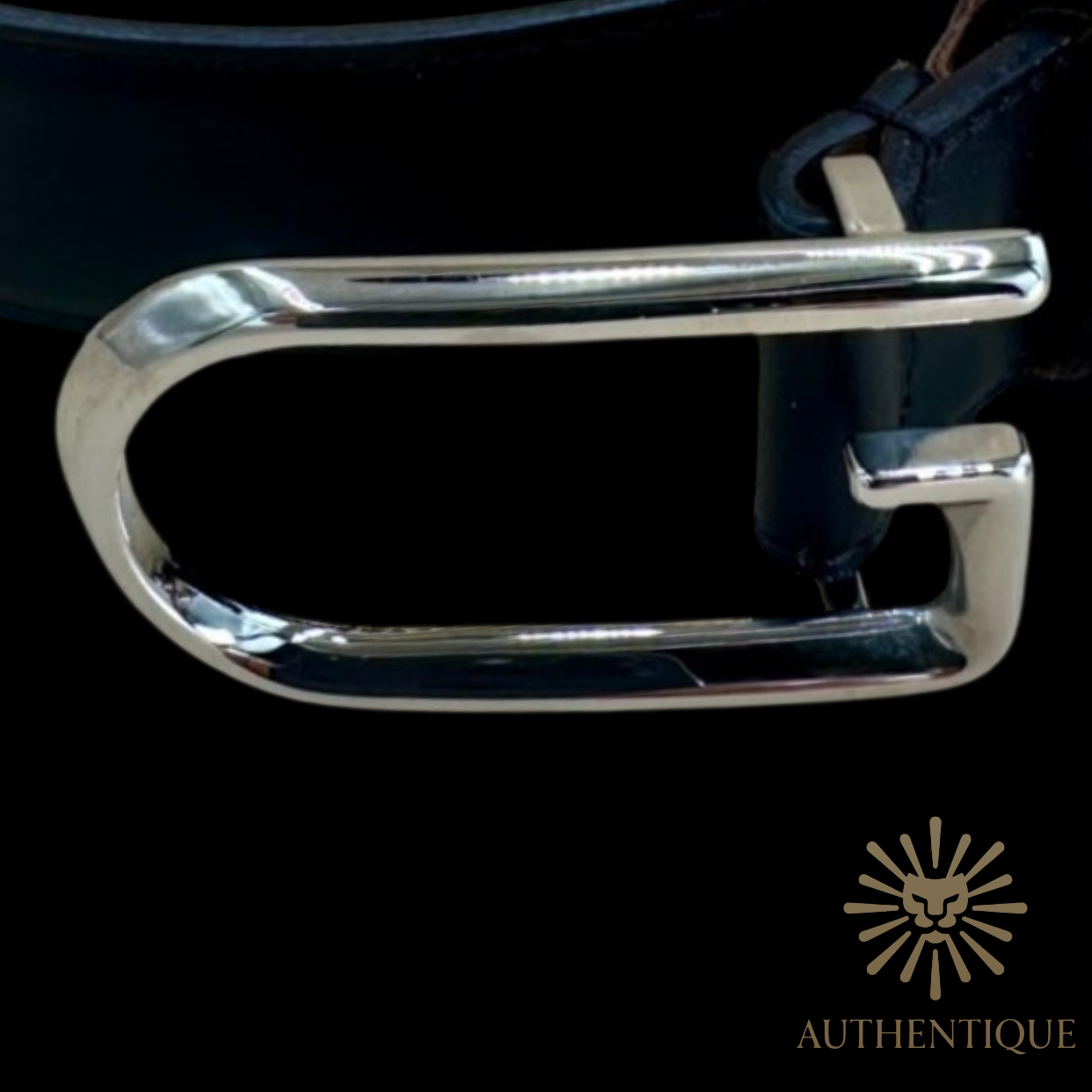 Gucci Ref. 277380 Skinny Black Leather Belt | Silver G Buckle | Size 80/32 I Authentique Lux
