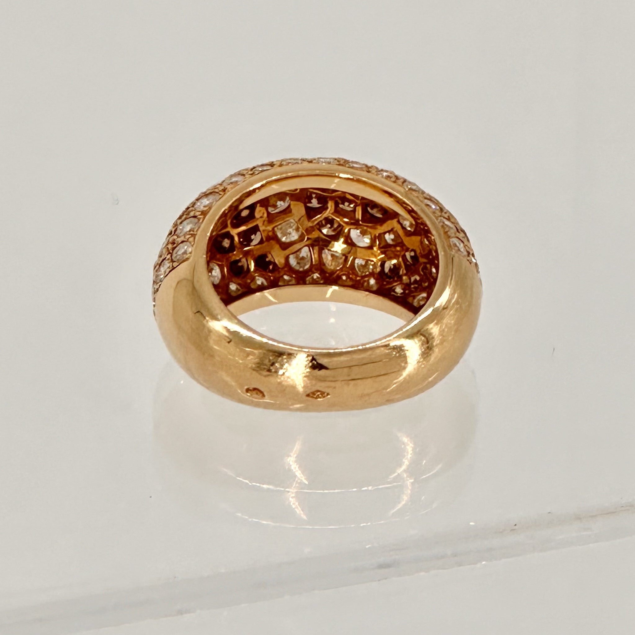 “Cartier Bombay Ring 18K yellow gold size 6 Cartier 52 pre-owned with original box”
“Authentique Luxury Cartier Bombay ring certified 18K yellow gold size 6”