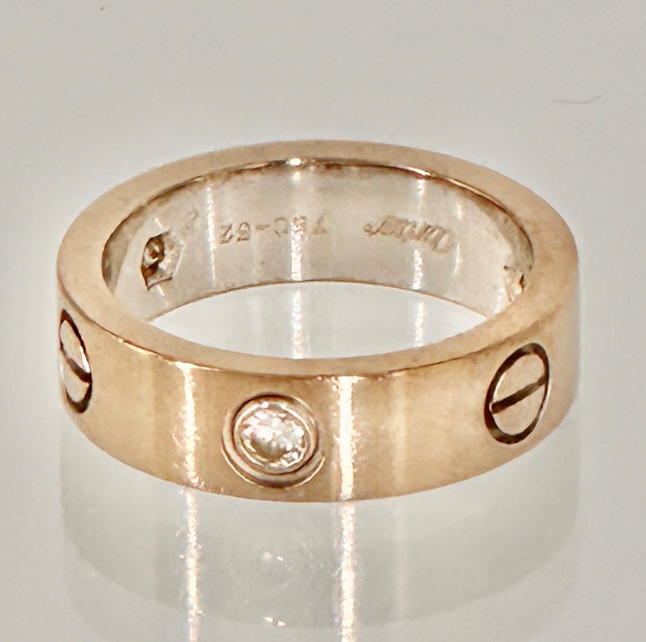 Vintage Cartier Love ring 3 diamonds 18K white gold size 6.25 Cartier 53 pre-owned
Authentique Luxury certified vintage 3-diamond Cartier Love ring white gold