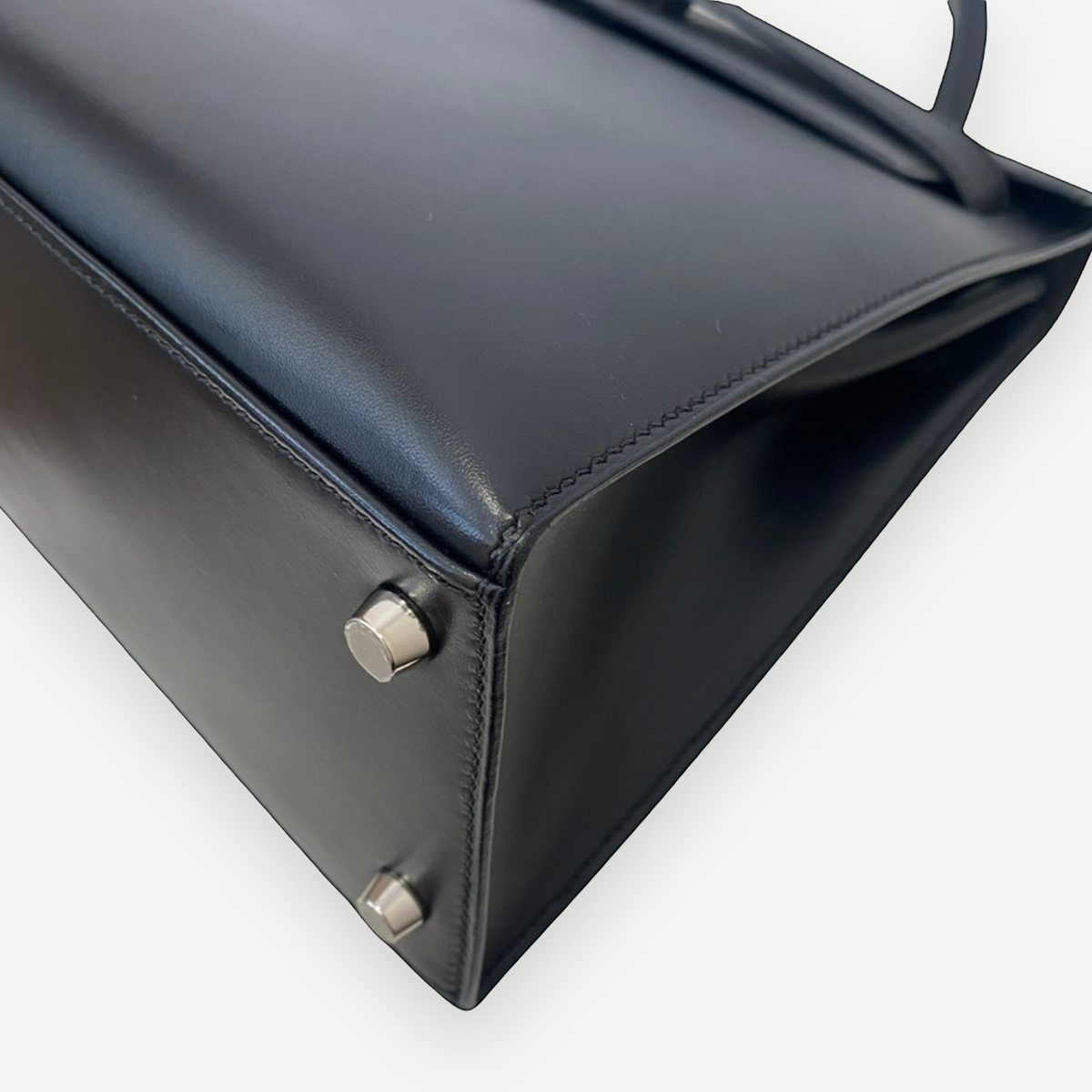 Hermès Kelly 28 Sellier, Noir Box Leather, PHW, Full Set, 2000 | Shop Authentique Lux