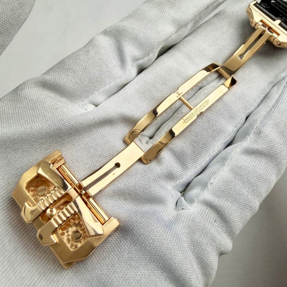 Jaeger-LeCoultre Reverso Q7122480 clasp detail | Shop Authentique Lux