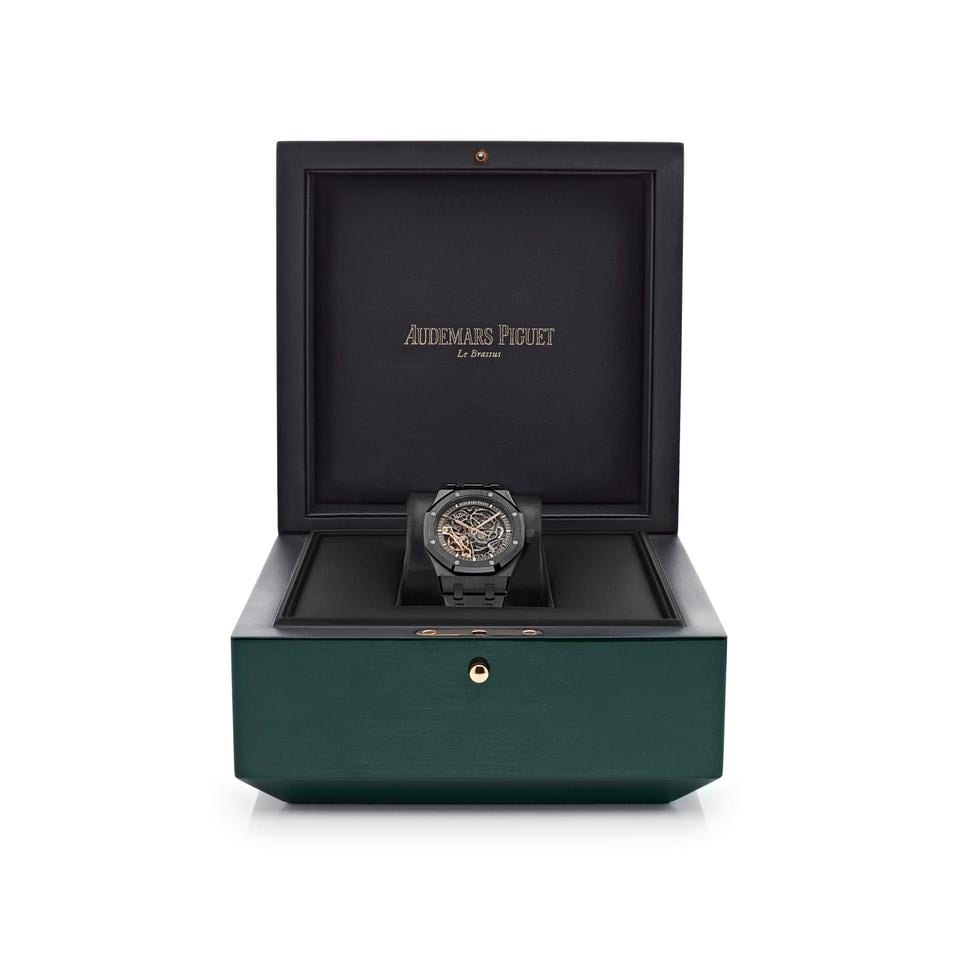 Audemars Piguet Royal Oak in presentation box | Shop Authentique Lux