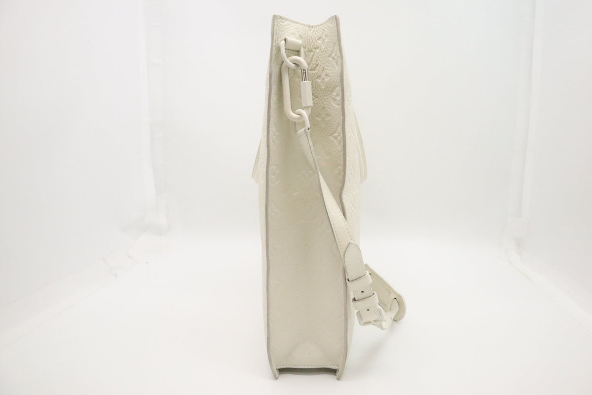 Louis Vuitton Sac Plat ivory side profile and chain detail | Shop Authentique Lux