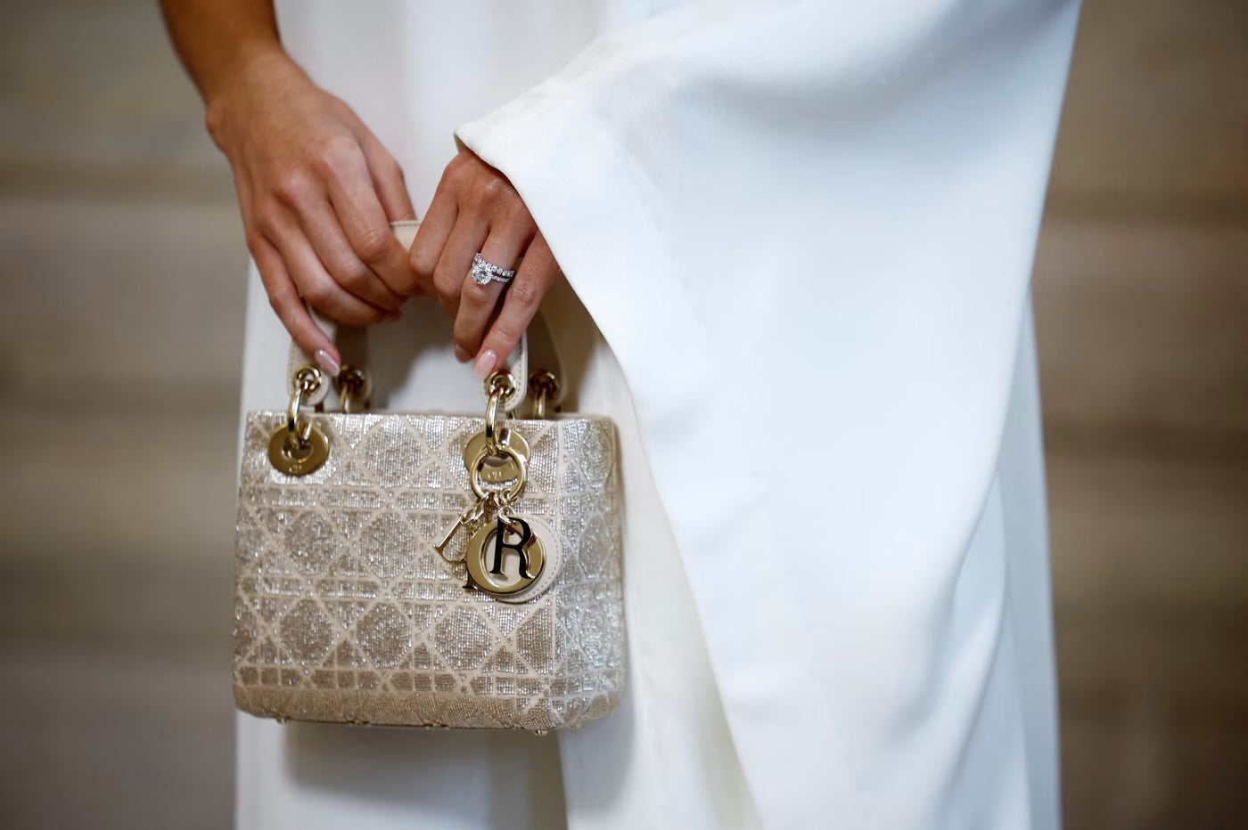 DIOR