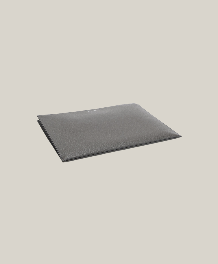 “Saint Laurent leather portfolio pouch black silver hardware authentic excellent”
“Saint Laurent Paris black leather document pouch silver zipper Authentique Luxury”