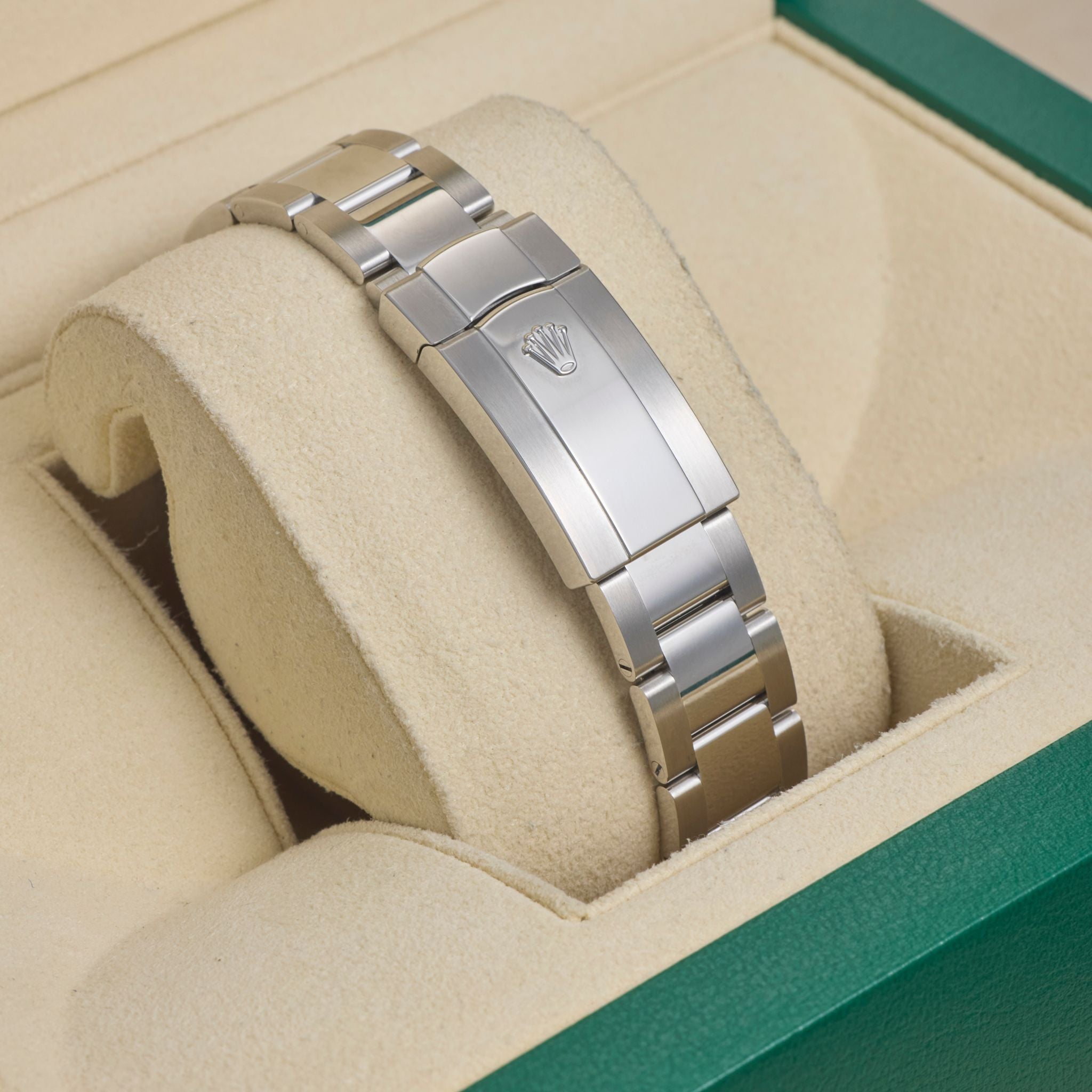 Rolex Datejust 41 126300, Silver Baton Dial, Oystersteel, Full Set, 2026 | Shop Authentique Lux