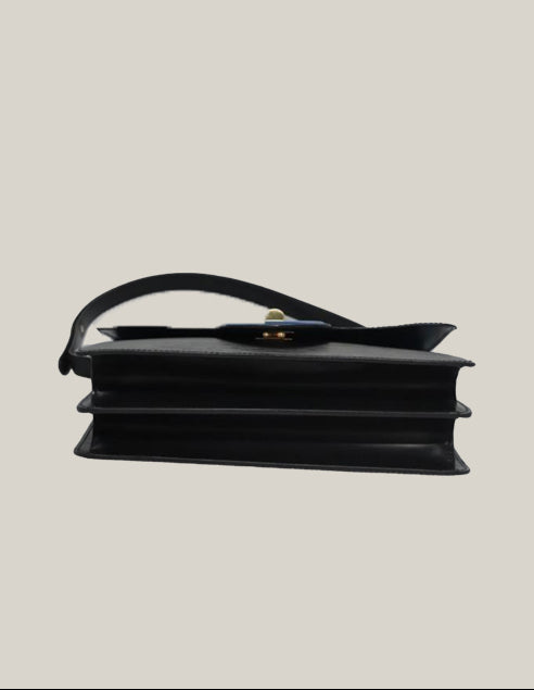 Louis Vuitton Epi Leather Bicolor Free Run, Vintage - Authentique Luxury | 100% Authentic Louis Vuitton Bag