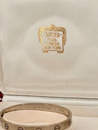 “Cartier Love Bracelet 18K white gold size 16 pre-owned good condition with original box”
“Authentique Luxury certified Cartier Love Bracelet white gold size 16 with box”
