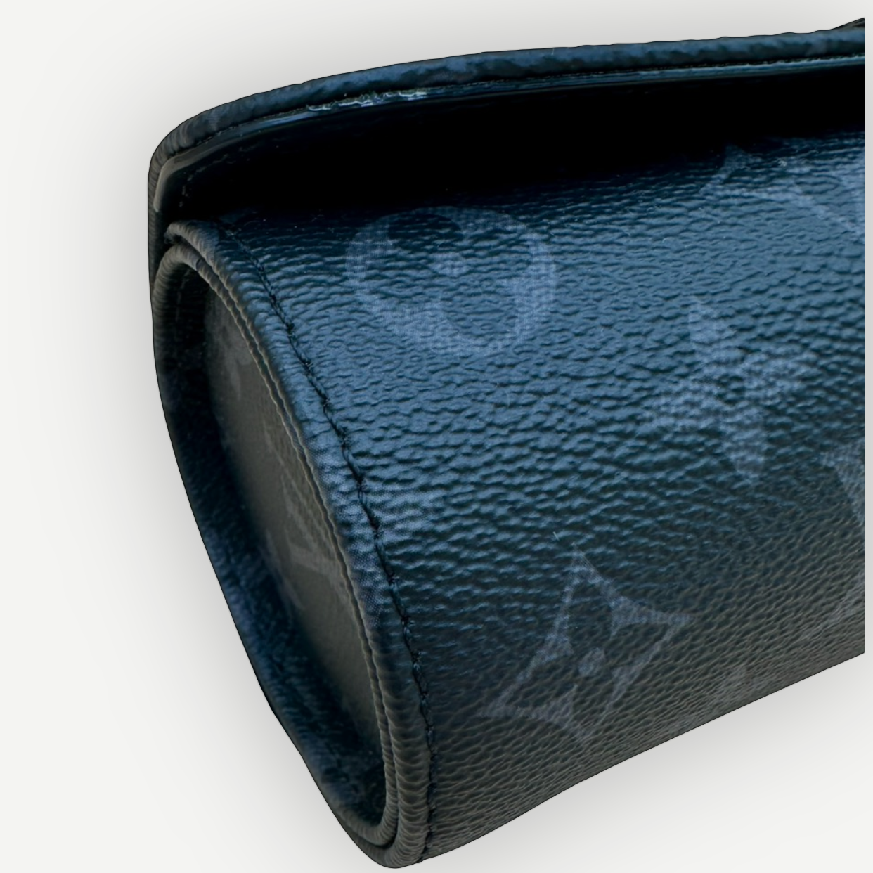 Louis Vuitton Étui 3 Montres Watch Case, Monogram Eclipse Canvas | Shop Authentique Lux