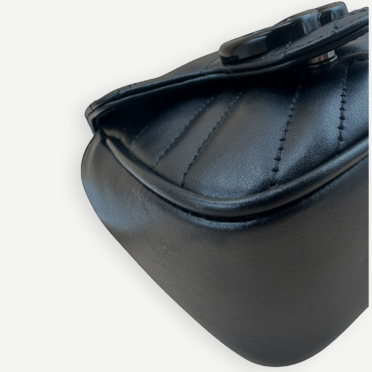 Gucci GG Marmont Super Mini Shoulder Bag | Shop Authentique Lux