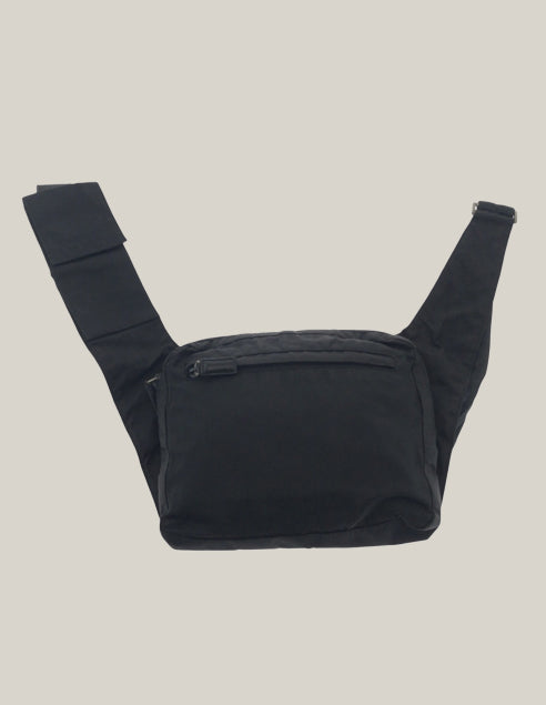 “Prada Tessuto Triangle Nylon Messenger Bag black authentic excellent condition”
“Prada black nylon messenger crossbody silver logo triangle Authentique Luxury”