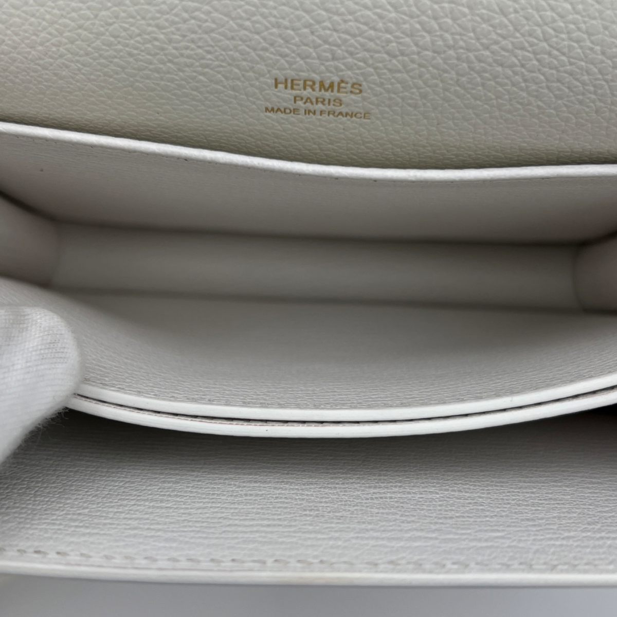 Hermès White Evercolor Roulis Mini 18 Bag, Permabrass Hardware, Z Stamp, 2021 | Shop Authentique Lux