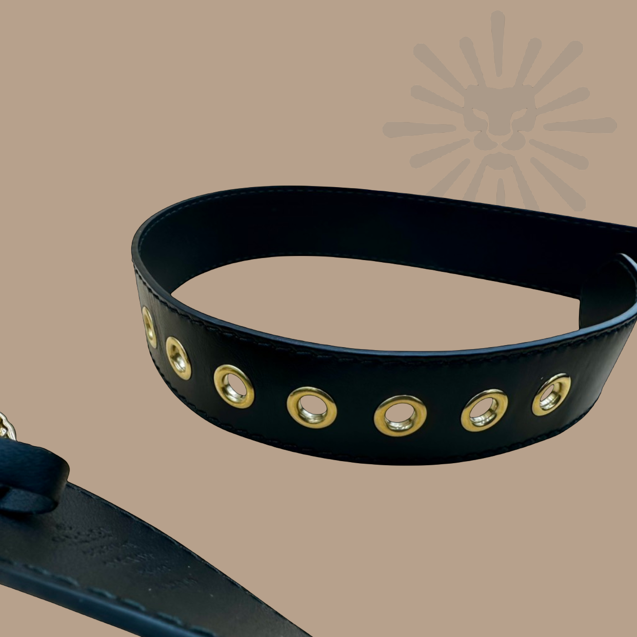 Gucci Lion Buckle, Black Leather Belt- Authentique Luxury