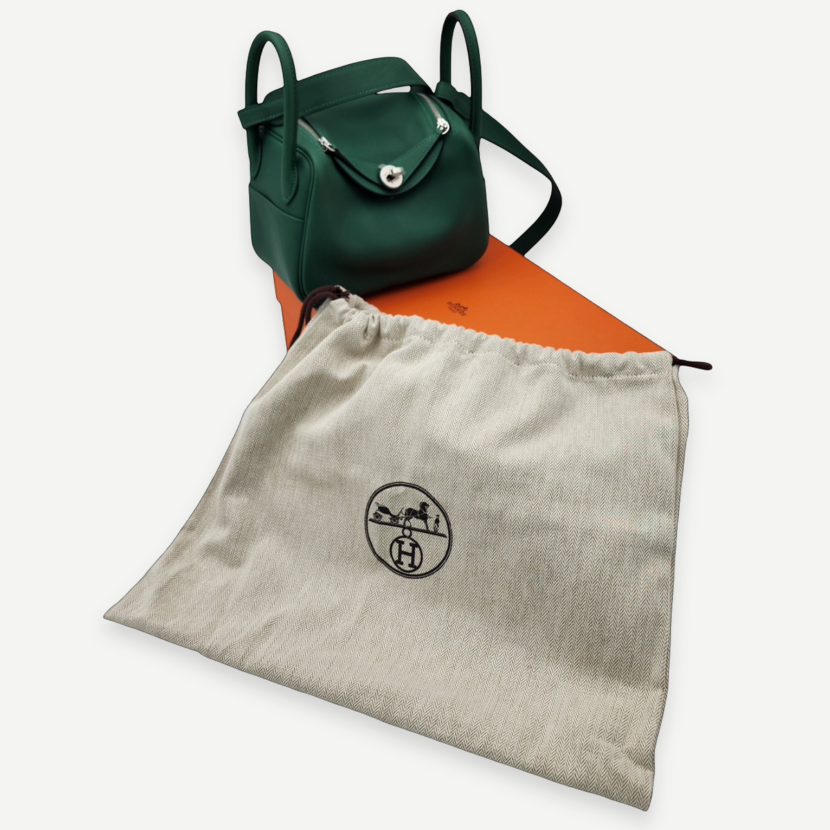 Hermès Vert Moyen Swift Mini Lindy II 20 Bag, Palladium Hardware, Full Set, K Stamp, 2025 | Shop Authentique Lux