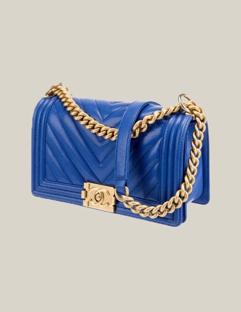 “Chanel Medium Chevron Boy Bag blue 2024 spring gold hardware new condition authentic”
“Authentique Luxury Chanel Chevron Boy Bag blue gold hardware spring 2024 collection”
