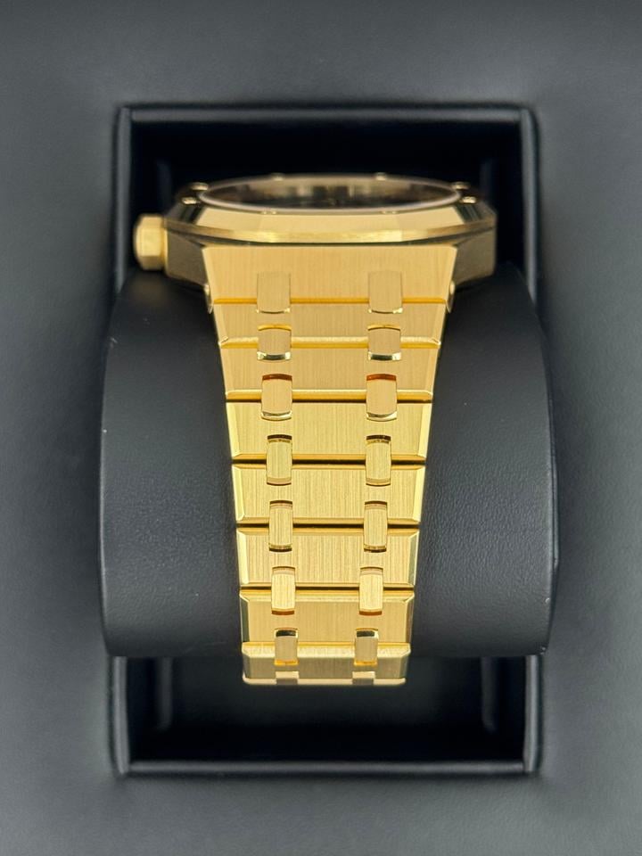 AUDEMARS PIGUET Royal Oak 15407BA opposite case profile and bracelet | Shop Authentique Lux