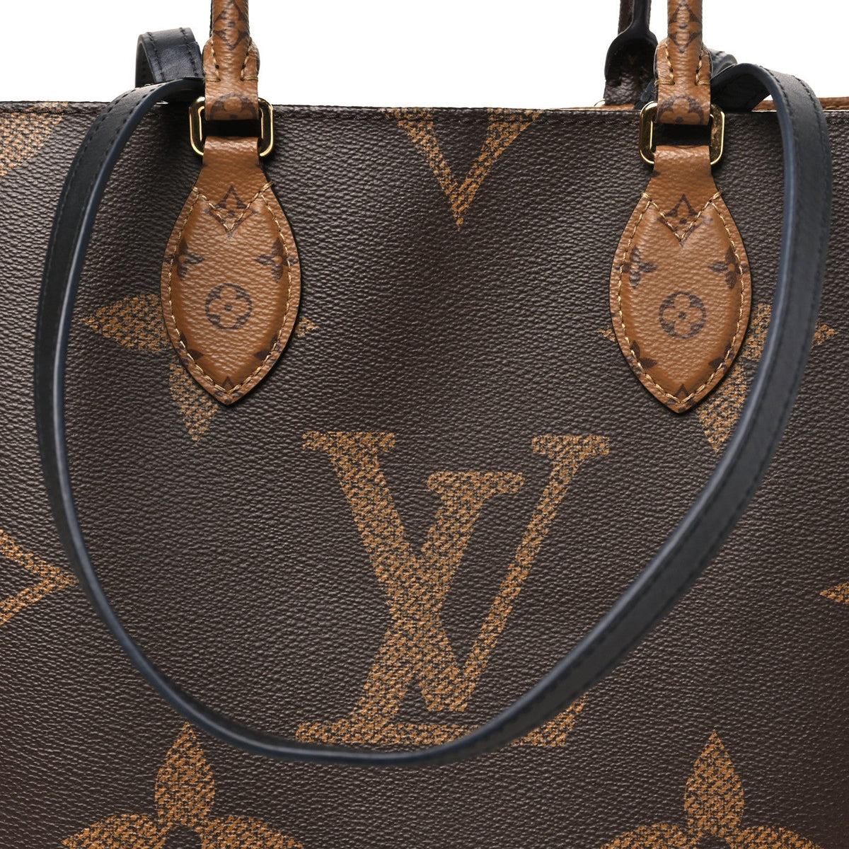 LOUIS VUITTON OnTheGo MM opposite base corner detail | Shop Authentique Lux