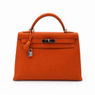 HERMÈS Kelly 32 Feu Epsom leather, palladium hardware, front view | Shop Authentique Lux